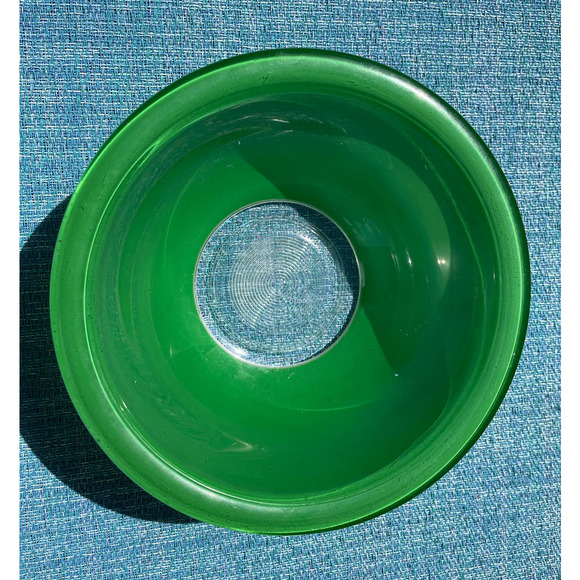 Pyrex Vintage Kelly Green Glass bottom 7" - Picture 1 of 4
